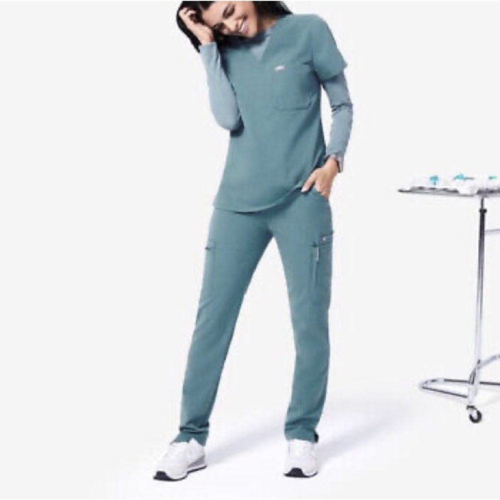 Figs Scrubs Catarina Top XXS. Yola XXS Regular bottoms. Used. Hydrogreen.